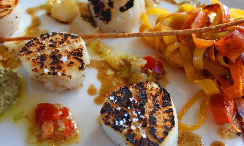 Gastronomie- kunstvoll dekorierter Teller