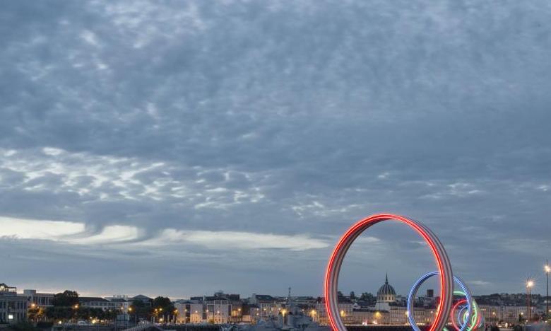 Daniel Buren et Patrick Bouchain, Les Anneaux, Quai des Antilles, Nantes, création pérenne Estuaire 2007 © Martin Argyroglo/LVAN