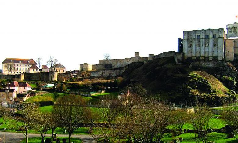 Panorama des Memorial von Falaise: Schloss von Falaise